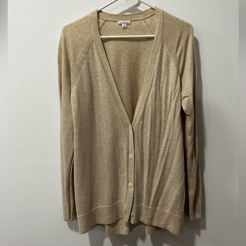 GAP beige cardigan sweater. Gently worn, good condition.
